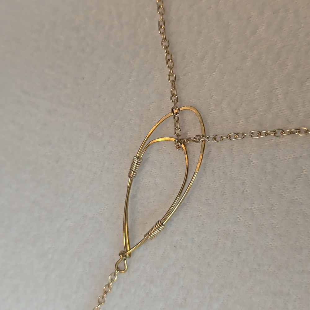 Elegant Gold Necklace with Teardrop Pendant - Picture 3 of 3